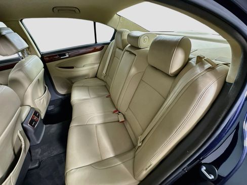 Used 2013 Hyundai Genesis 3.8 RWD image 25