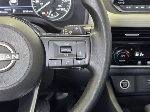 Used 2022 Nissan Rogue SV image 29