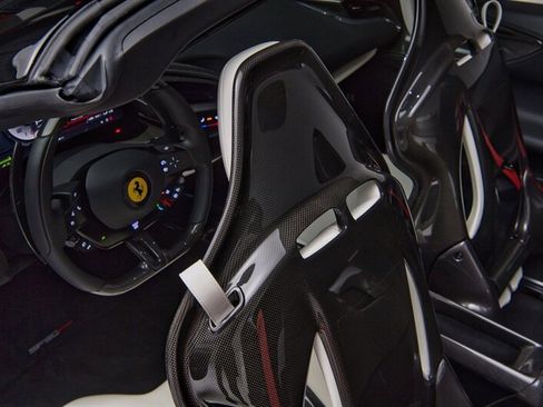 Used 2023 Ferrari SF90 Spider image 63