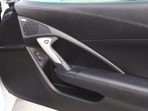 Used 2018 Chevrolet Corvette Stingray Coupe w/ Battery Protection Package image 12