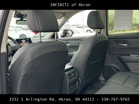 Used 2025 Nissan Rogue SV w/ SV Premium Package image 38