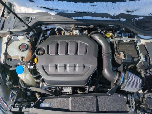 Used 2022 Volkswagen Golf R image 35