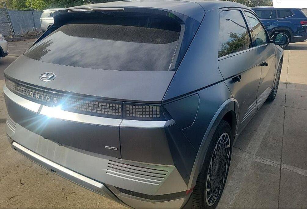 Used 2023 Hyundai Ioniq 5 Limited AWD/4WD image 3