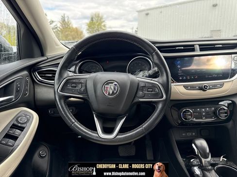 Used 2020 Buick Encore GX Essence w/ Experience Buick Package FWD image 11
