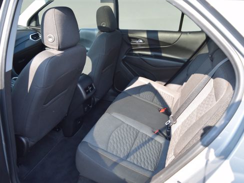Used 2018 Chevrolet Equinox LT w/ Sun & Infotainment Package AWD/4WD image 8