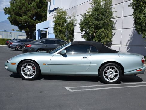 Used 2001 Jaguar XK8 Convertible image 3