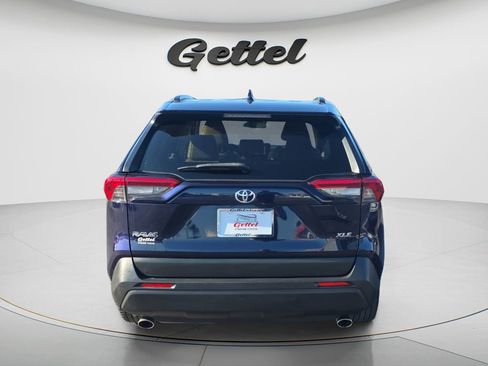 Used 2019 Toyota RAV4 XLE Premium FWD image 6