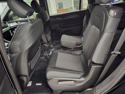 New 2025 Jeep Grand Cherokee L Laredo image 28