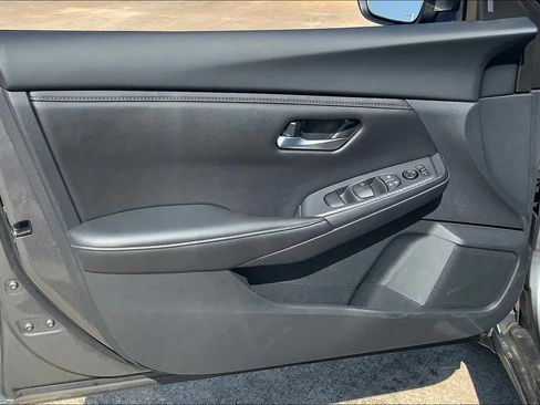 Certified 2025 Nissan Sentra SV image 10