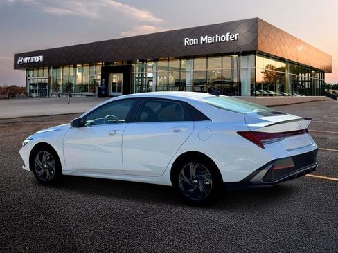 New 2026 Hyundai Elantra SEL Sport image 4