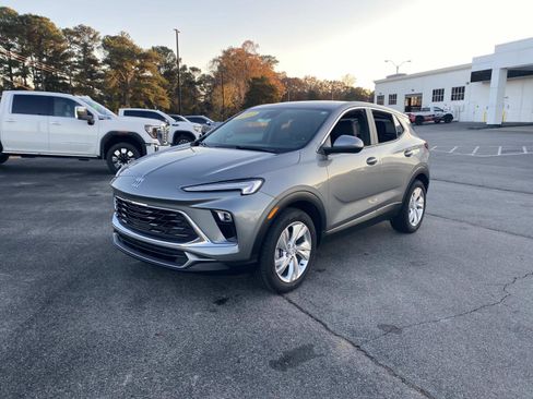 New 2025 Buick Encore GX Preferred image 3