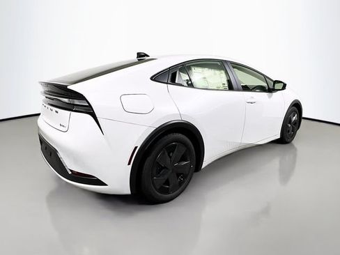 New 2026 Toyota Prius Plug-In Hybrid FWD image 3