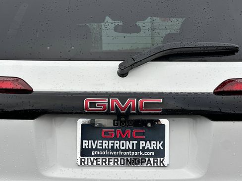 Used 2021 GMC Acadia SLT w/ Elevation Edition image 52