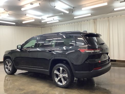 Used 2023 Jeep Grand Cherokee L Laredo image 9