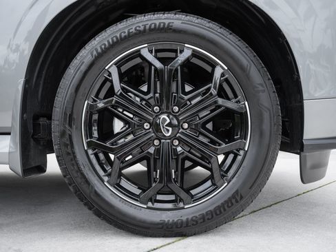 Certified 2026 INFINITI QX80 4WD w/ Sport Exterior Package image 26