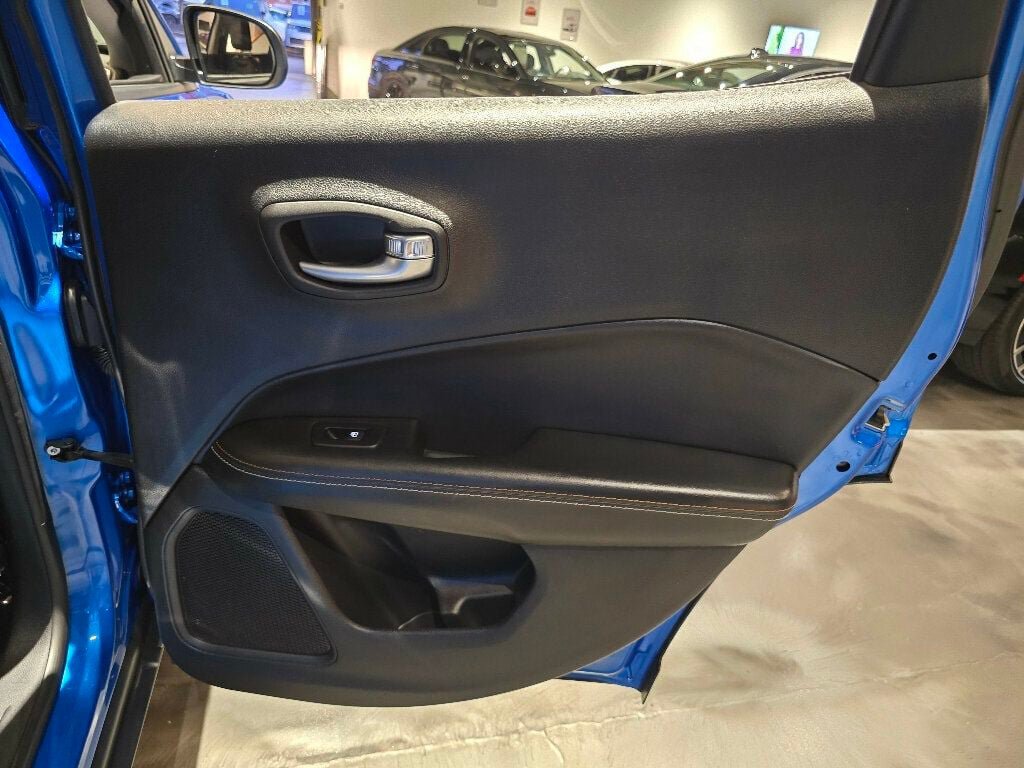 Used 2017 Jeep Compass Latitude w/ Popular Equipment Group FWD image 22