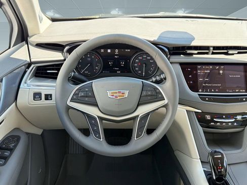 New 2026 Cadillac XT5 Premium Luxury w/ LPO, Floor Liner Package AWD/4WD image 27