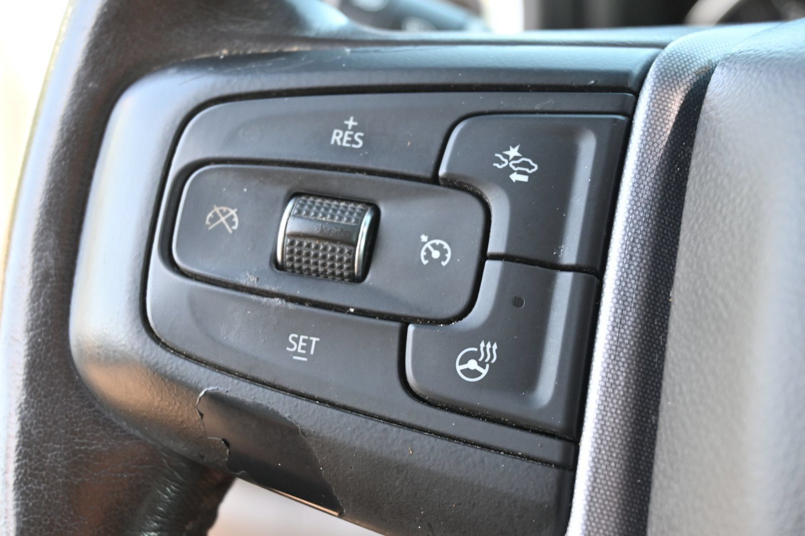 Used 2022 GMC Sierra 1500 SLT AWD/4WD image 16