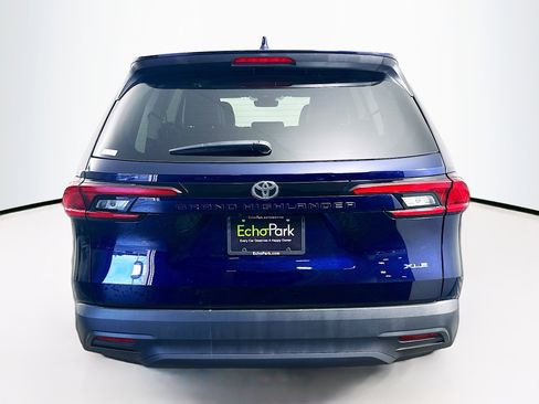 Used 2025 Toyota Grand Highlander XLE image 7