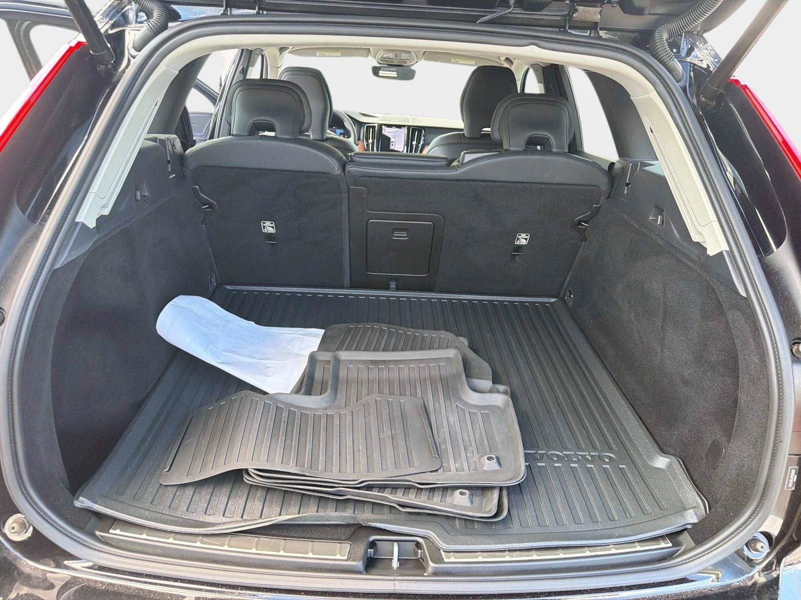 Used 2024 Volvo XC60 B5 Plus w/ Climate Package AWD/4WD image 11