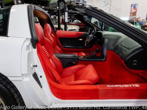 Used 1996 Chevrolet Corvette Coupe RWD image 39