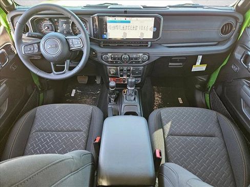 New 2025 Jeep Gladiator Mojave w/ Convenience Group image 14