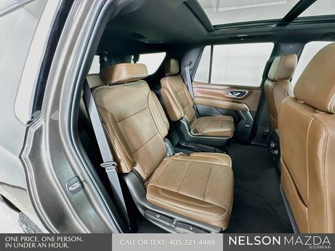 Used 2021 Chevrolet Tahoe High Country w/ Premium Package AWD/4WD image 32