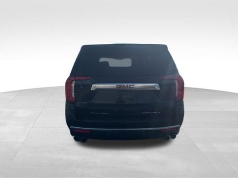Used 2022 GMC Yukon Denali w/ Denali Premium Package image 3