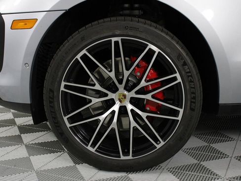 New 2026 Porsche Macan S image 17