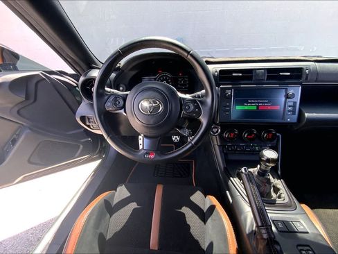 Used 2025 Toyota GR86 Hakone Edition RWD image 13