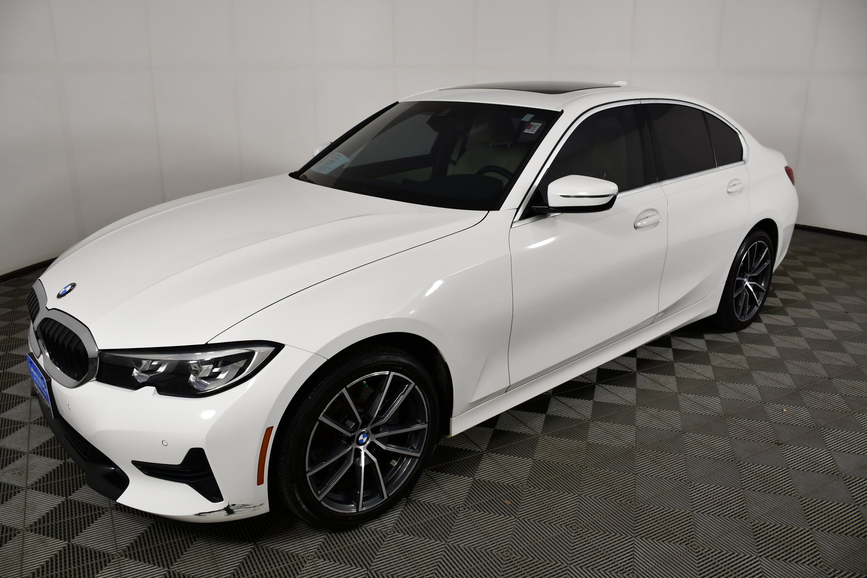 Used 2019 BMW 330i xDrive Sedan w/ Driving Assistance Package AWD/4WD image 10