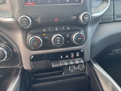 Used 2022 RAM 1500 4x4 Crew Cab image 14