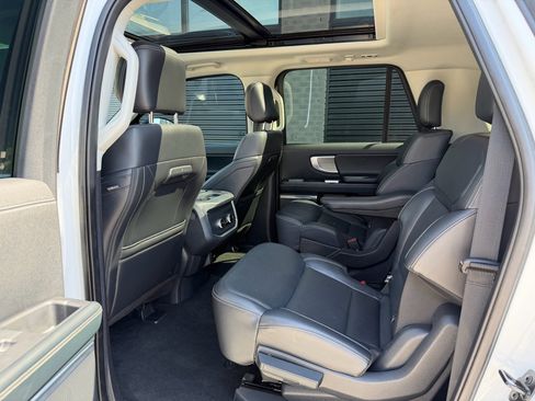 Used 2025 Ford Expedition Max Platinum AWD/4WD image 15
