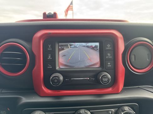 Used 2019 Jeep Wrangler Unlimited Sport image 21