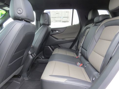 New 2026 Chevrolet Equinox LT w/ Convenience Package II image 16