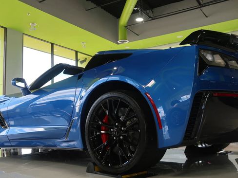 Used 2016 Chevrolet Corvette Z06 w/ 3LZ Preferred Equipment Group RWD image 6