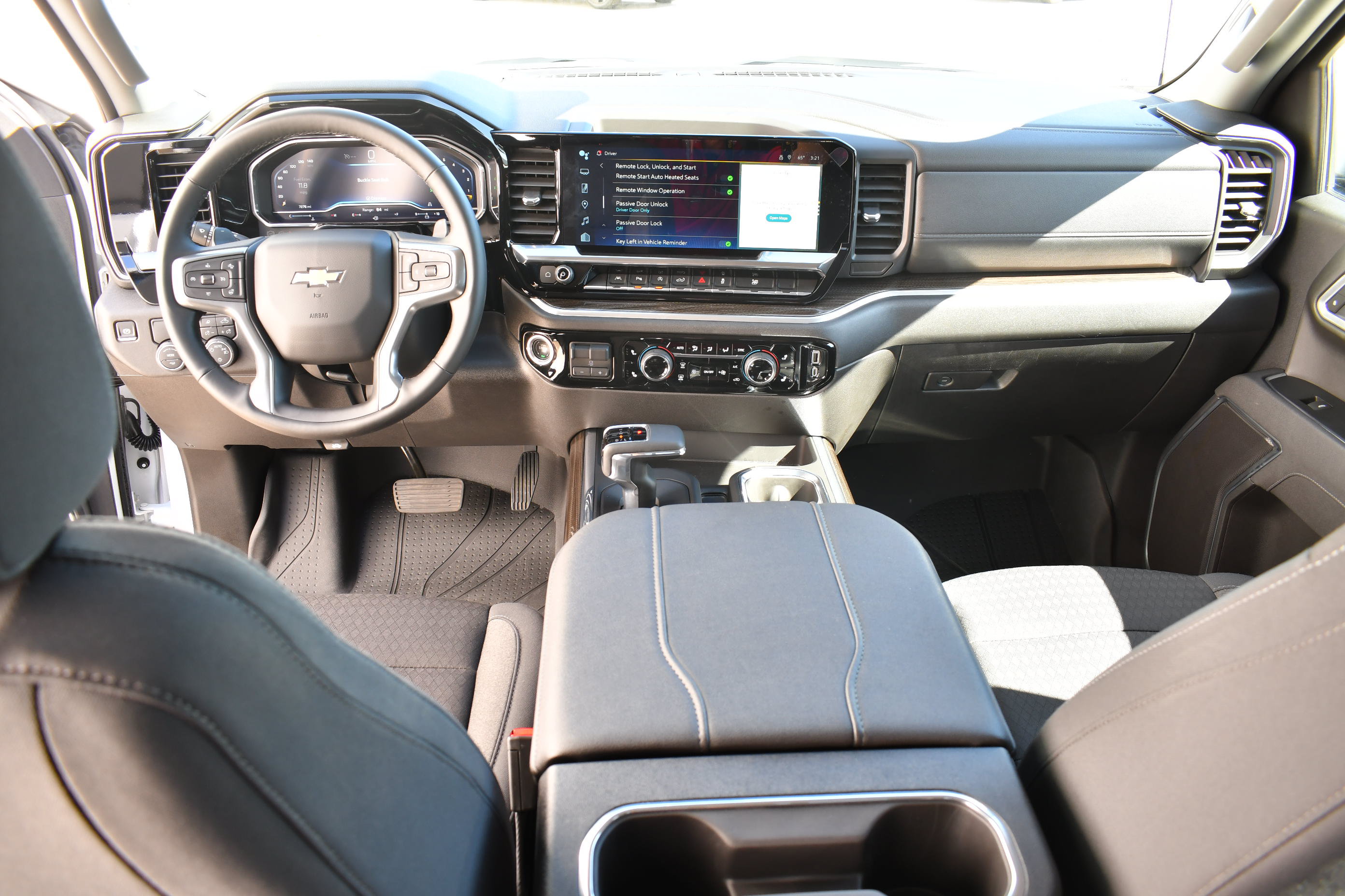Used 2025 Chevrolet Silverado 1500 LT w/ Texas Edition Plus RWD image 18