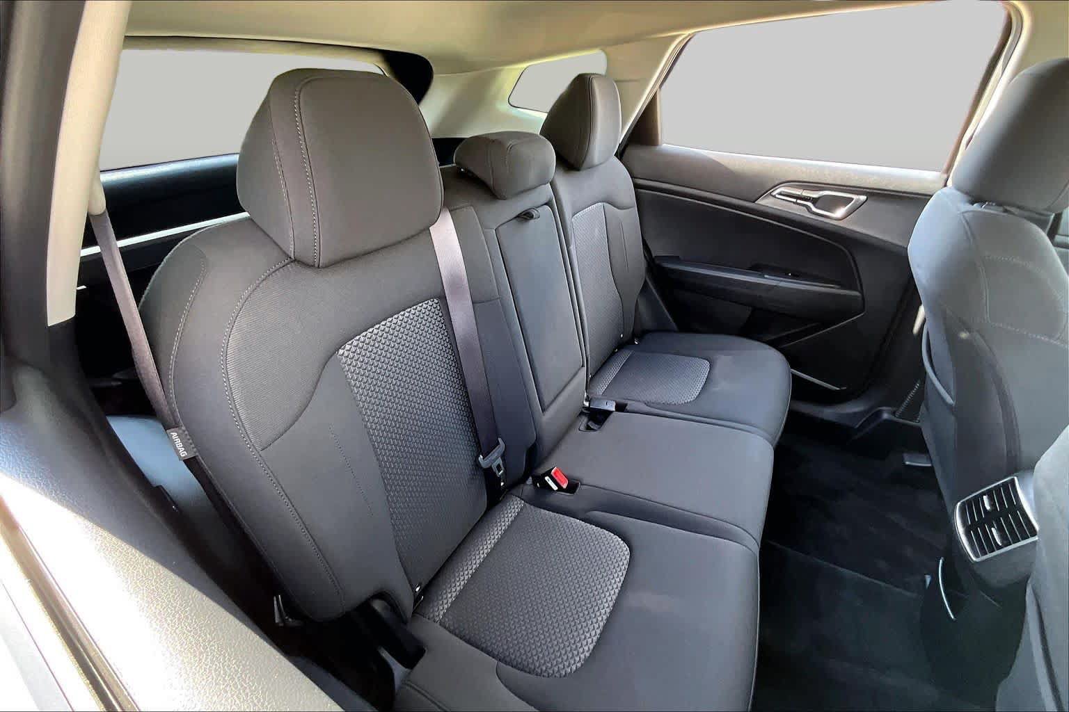 Used 2024 Kia Sportage LX AWD/4WD image 18