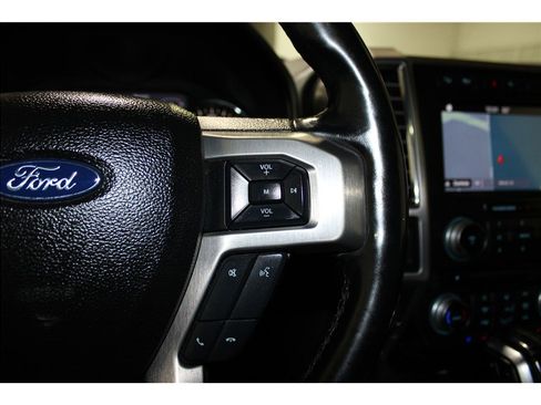 Used 2017 Ford F150 Platinum w/ Equipment Group 701A Luxury image 29