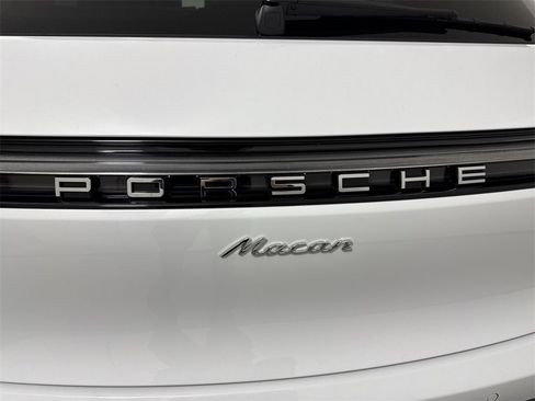 Certified 2025 Porsche Macan image 19