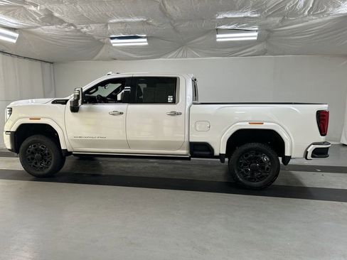 Used 2024 GMC Sierra 3500 Denali Ultimate image 6