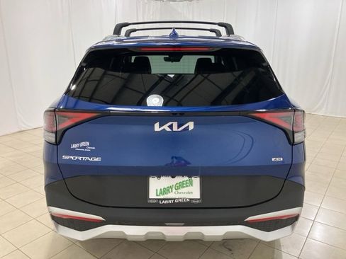 Used 2024 Kia Sportage EX image 4
