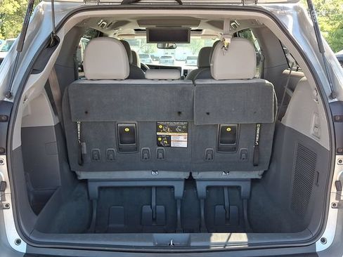 Used 2020 Toyota Sienna XLE Premium AWD/4WD image 31