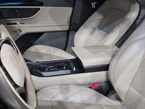 Used 2024 Lincoln Nautilus Reserve w/ Equipment Group 202A image 35