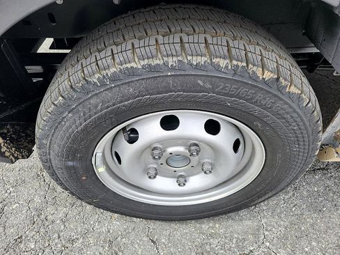 New 2024 Ford Transit 250 148 Medium Roof w/ Load Area Protection Package image 18