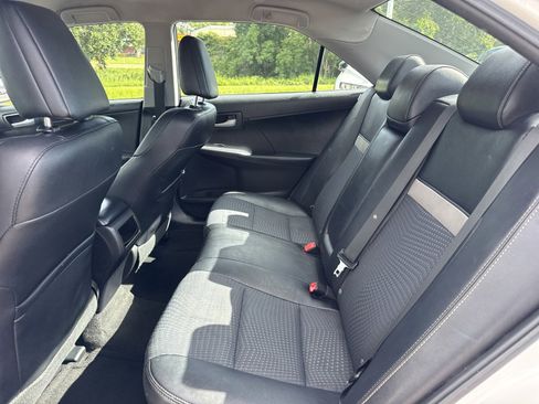 Used 2014 Toyota Camry SE FWD image 13