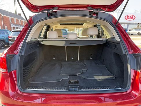 Used 2021 Mercedes-Benz GLC 300 4MATIC w/ Premium Package image 23