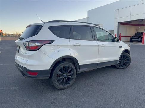 Used 2018 Ford Escape SE w/ SE Sport Appearance Package AWD/4WD image 2