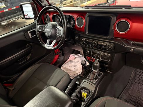 Used 2020 Jeep Gladiator Rubicon AWD/4WD image 13