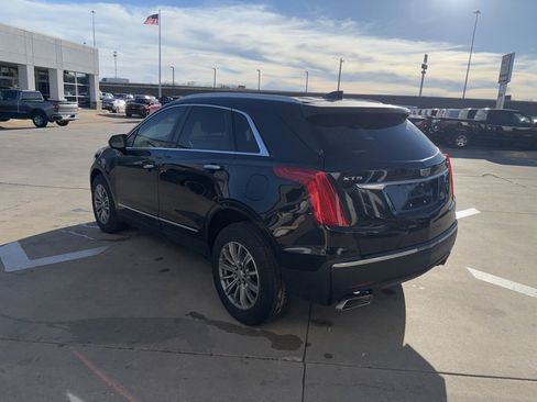 Used 2018 Cadillac XT5 Luxury w/ Driver Awareness Package image 6